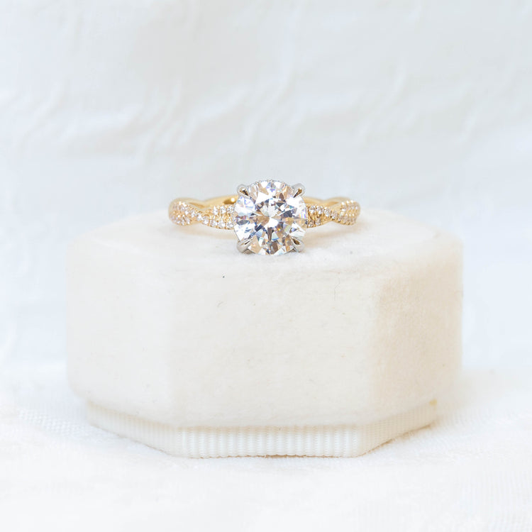 14ky Double Twist Diamond Ring