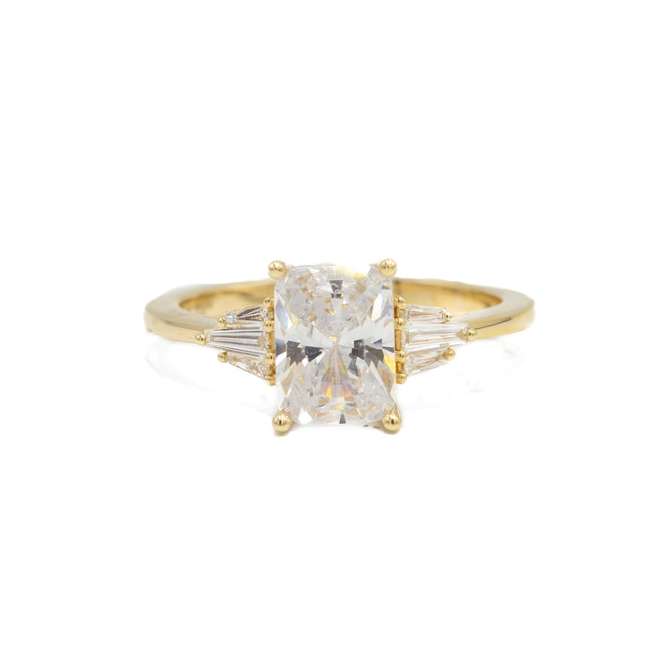 14ky .18ctw Emerald & Multi Tapered Baguette Diamond Ring