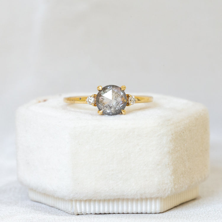 14ky 1.12ct Round Salt & Pepper