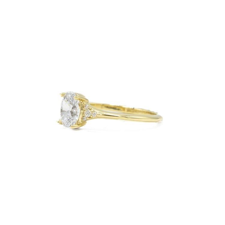 14ky .07ctw Oval-Shaped Encrusted Tapered Diamond Ring