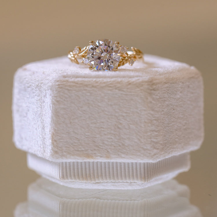 14ky .10ctw Diamond Double Leaf Ring