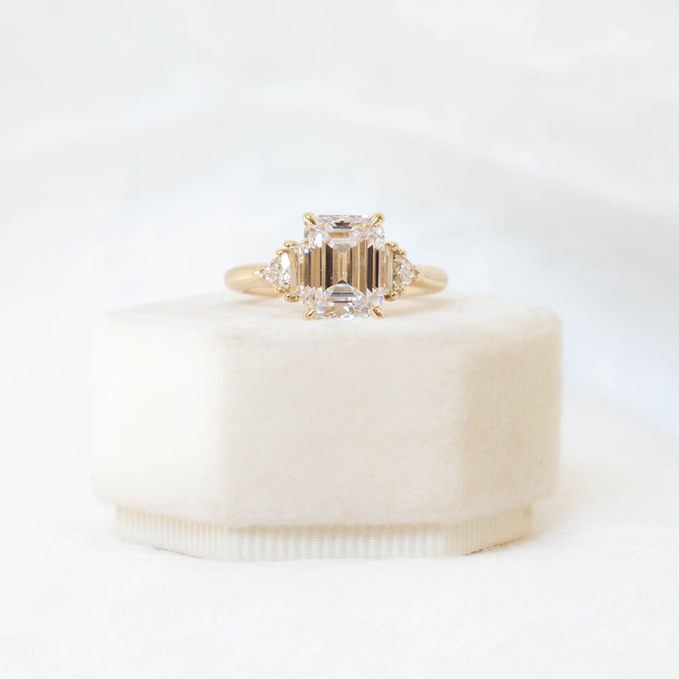 14ky Emerald-Cut 5-Stone Diamond Ring