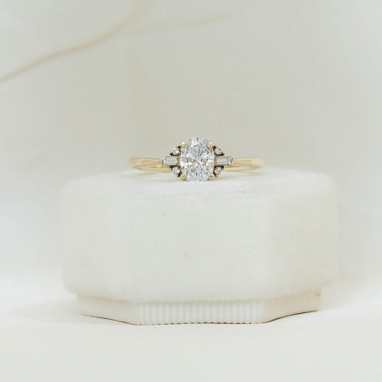 14ky Oval-Cut & Baguette Diamond Ring