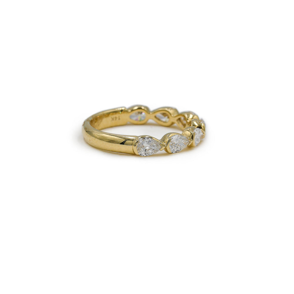 14ky 1.15ctw East-West Pear Lab Diamond Band