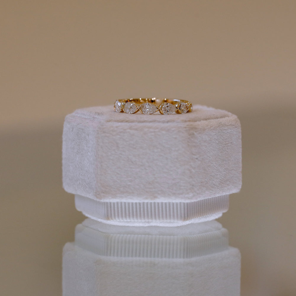 14ky 1.15ctw East-West Pear Lab Diamond Band