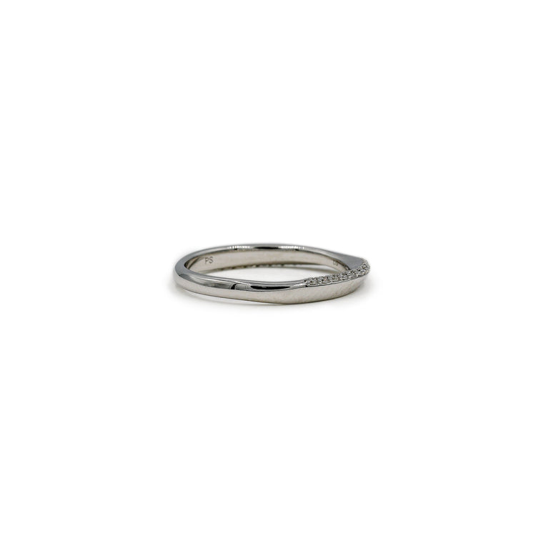 14kw .15ctw Criss Cross Pave Lab Diamond Band