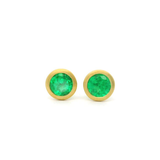 18ky .56ctw Round Emerald Bezel Earrings