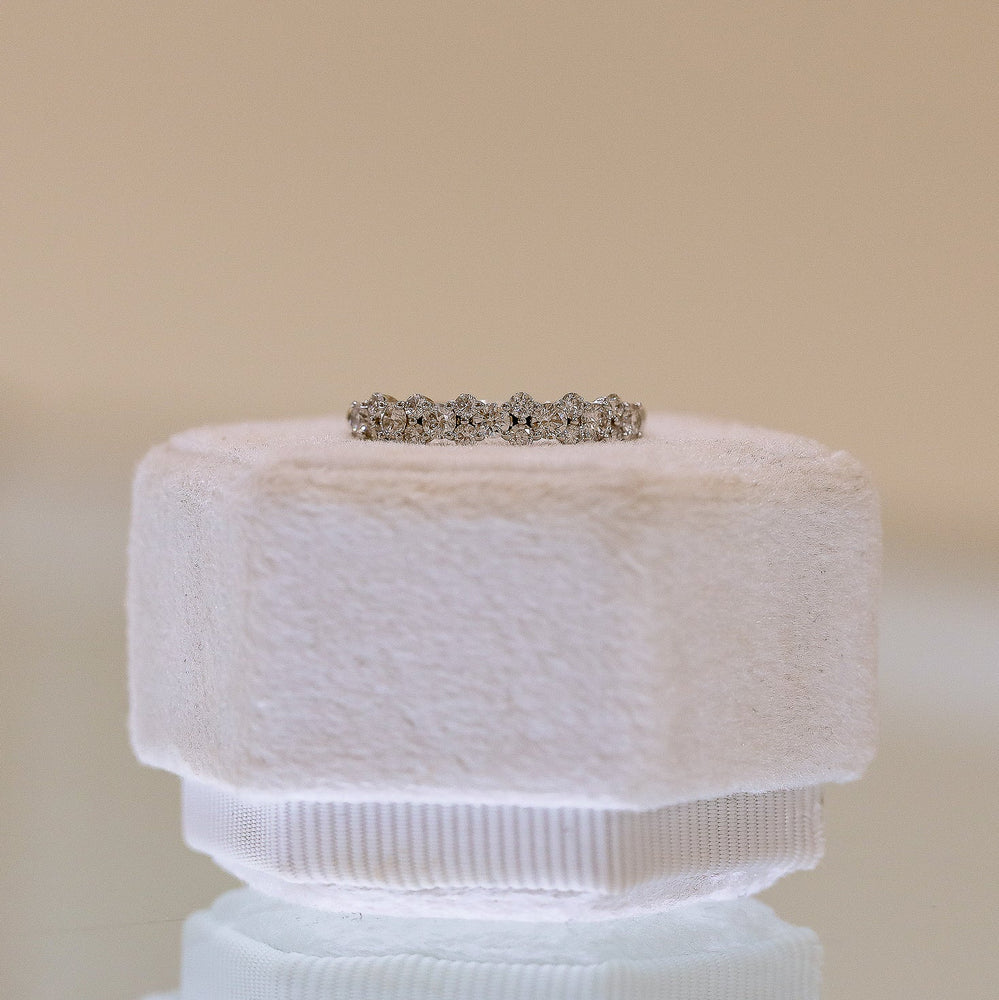 14kw .55ctw Alternating Single Double Diamond Band