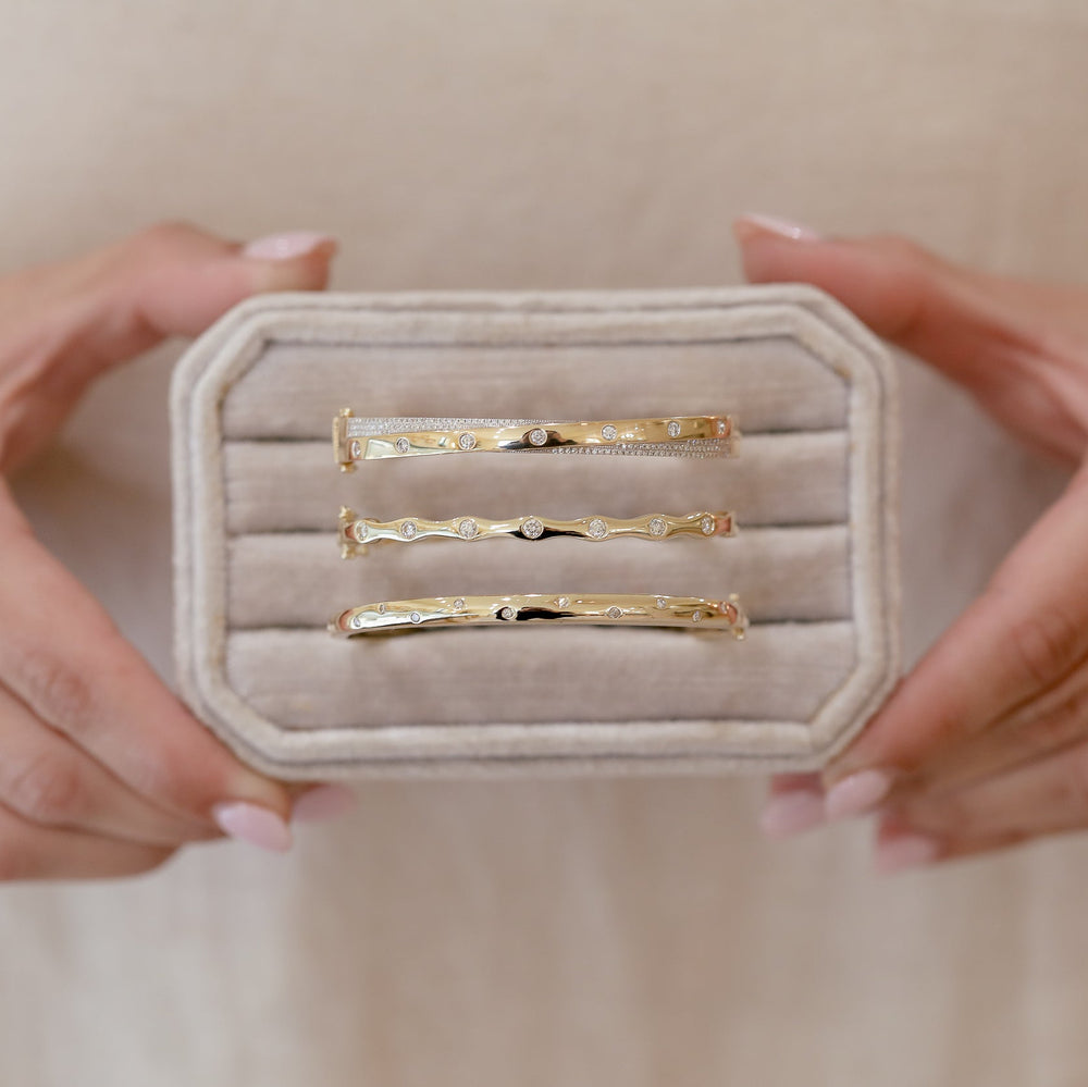 14ky .45ctw Wavy Flush Set Bangle