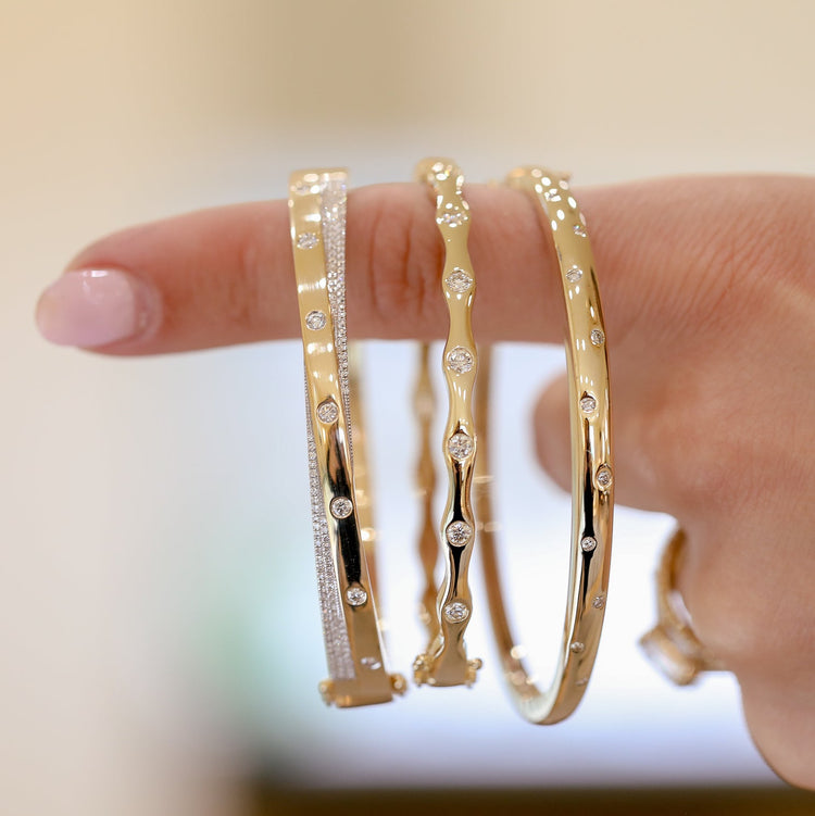 14ky .45ctw Wavy Flush Set Bangle