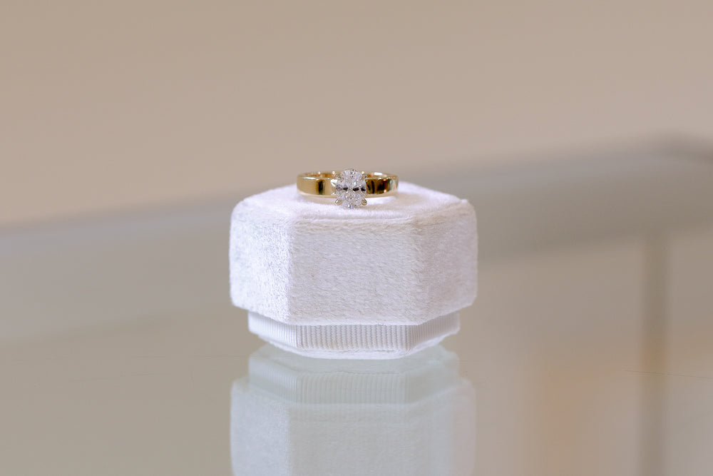 14ky Oval 4mm Flat Band Solitaire Diamond Ring