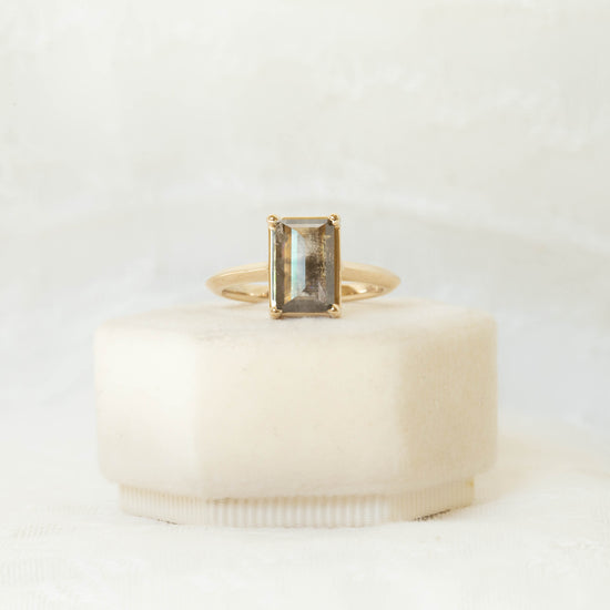 14ky 1.88ct Baguette Salt & Pepper Crown Solitaire Diamond Ring
