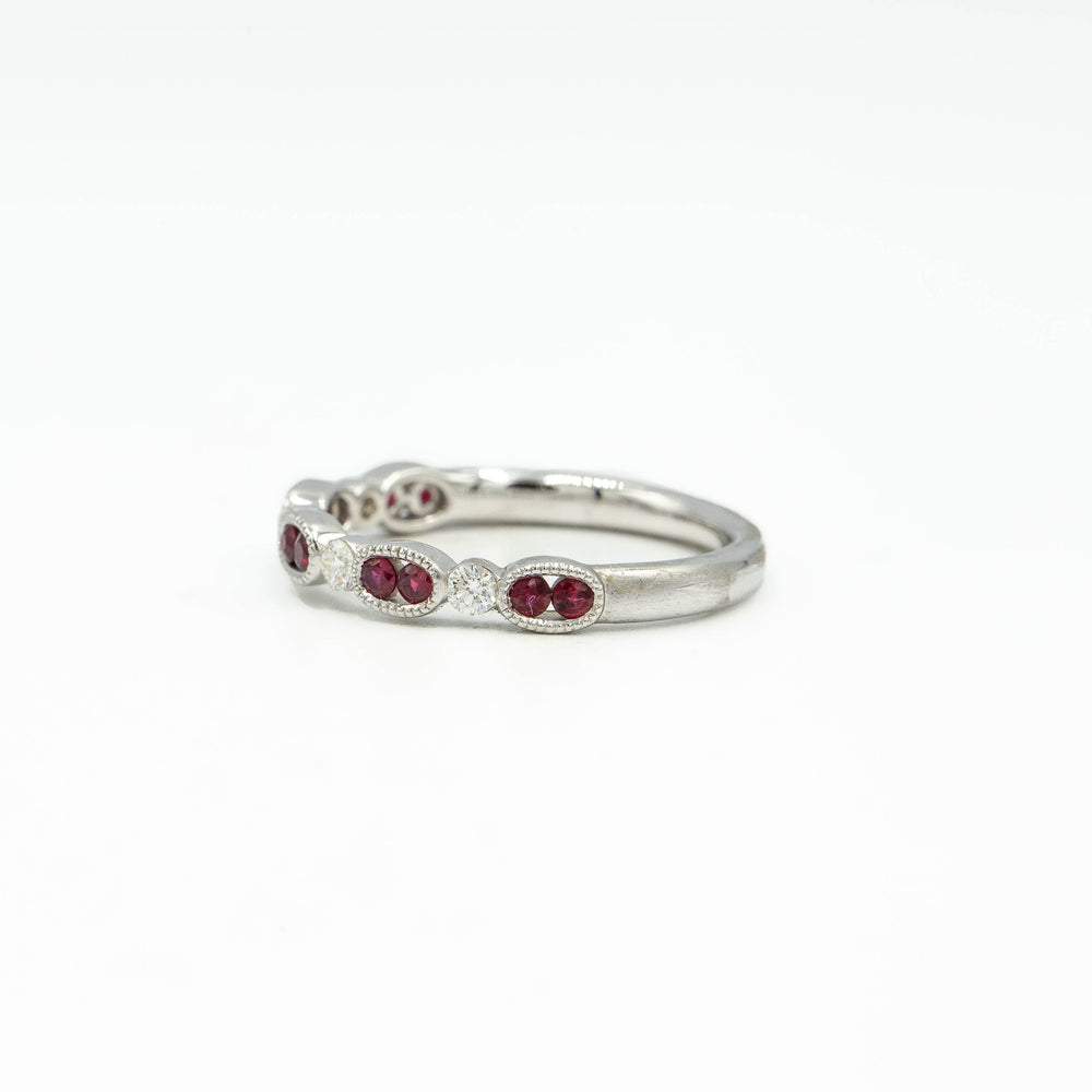 14kw .28ctw Oval Bezel Ruby & Diamond Band