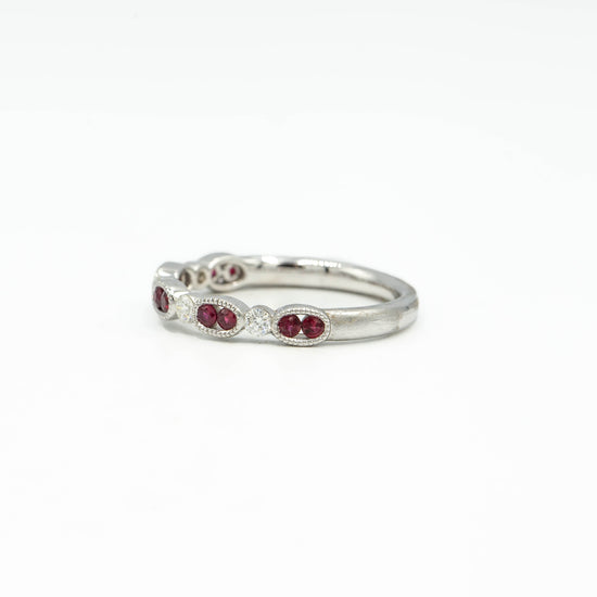 14kw .28ctw Oval Bezel Ruby & Diamond Band