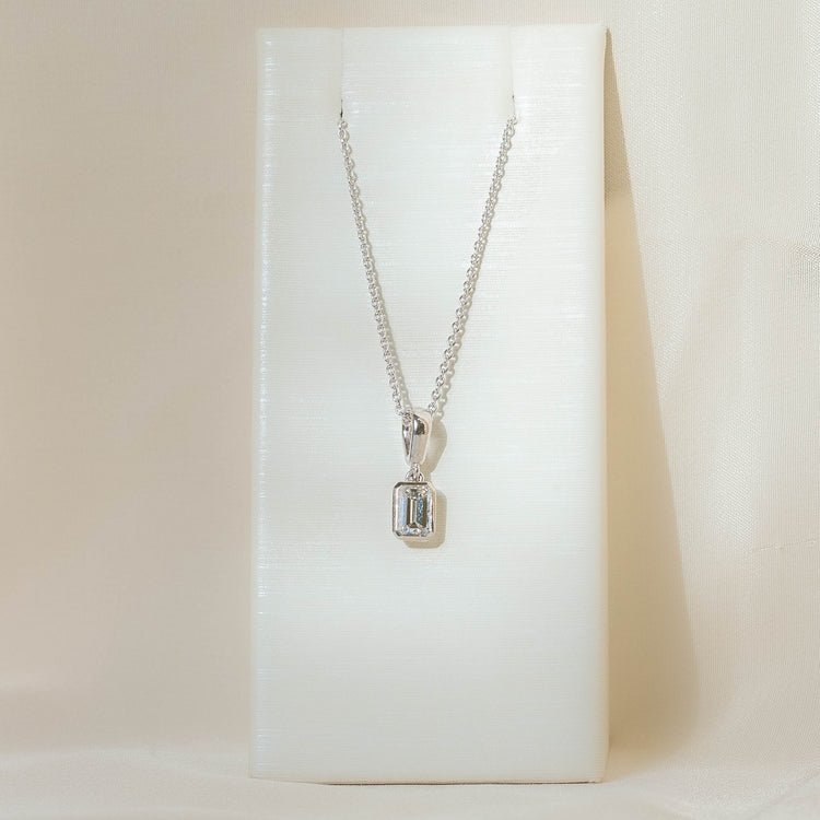 14kw .41ct Emerald-Cut Diamond Pendant