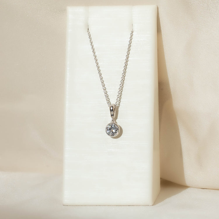 14kw .45ct Round Diamond Pendant
