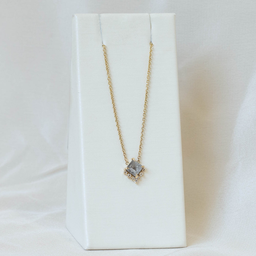 0.59ct 14ky Short Kite “Rae