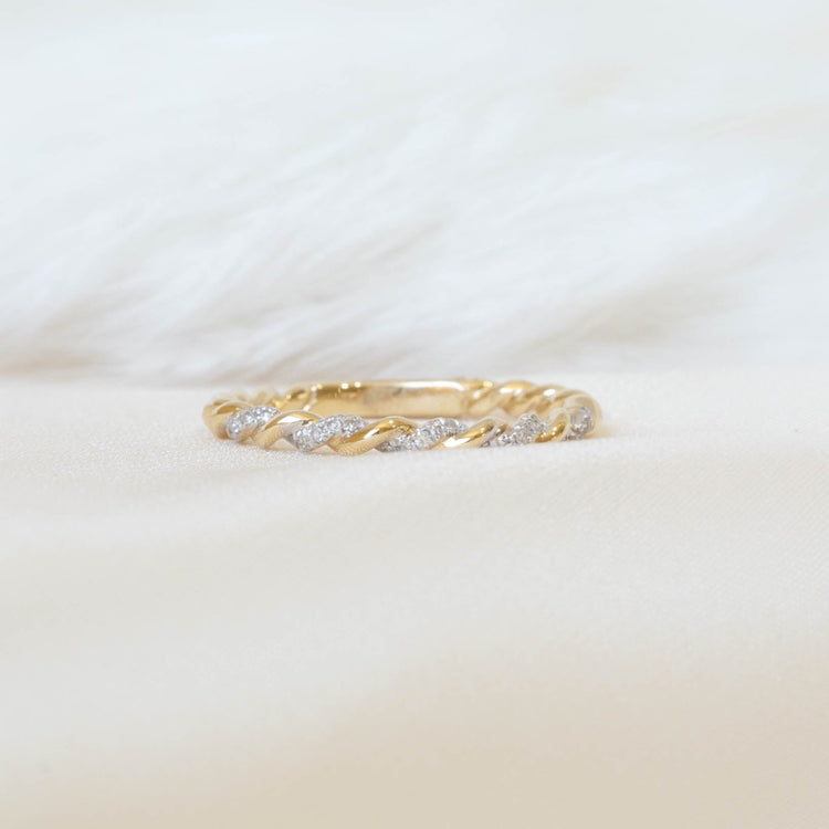 Twist Diamond Band by Urbaetis