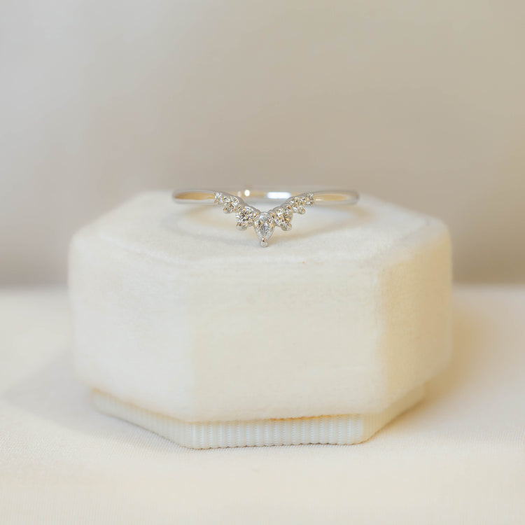 14kw Pear-Shaped Swoop Contour Diamond Band