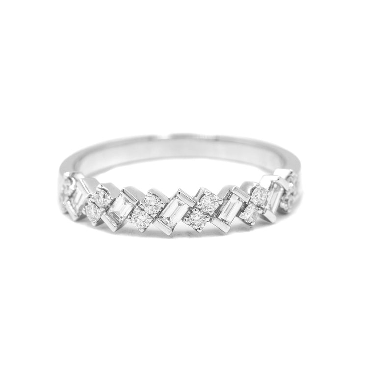 14kw Round & Baguette Diamond Diagonal Band