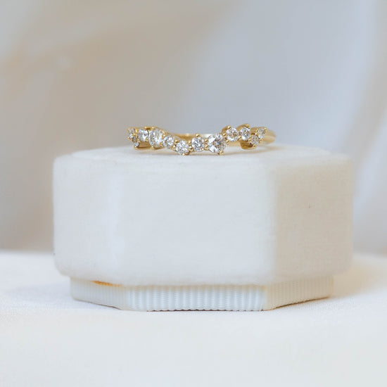 14ky .30ctw Diamond Scattered Band