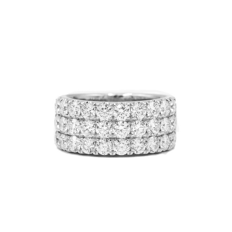 18kw 2.93ctw Three Row Diamond Band