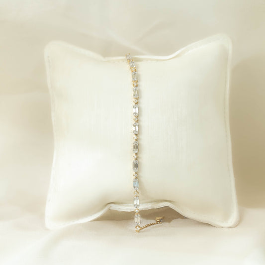 14ky .85ctw Round & Baguette Diamond Bracelet