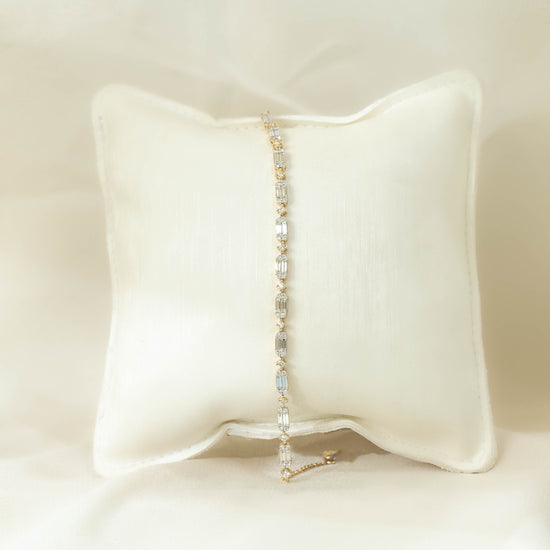 14ky .85ctw Round & Baguette Diamond Bracelet