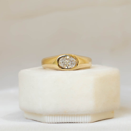 14ky .68ct Oval Diamond Signet Ring