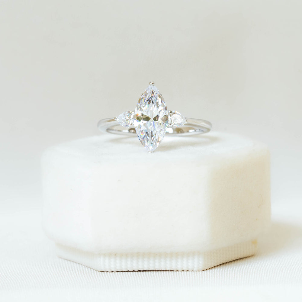 14kw Marquise 3-Stone Diamond Ring