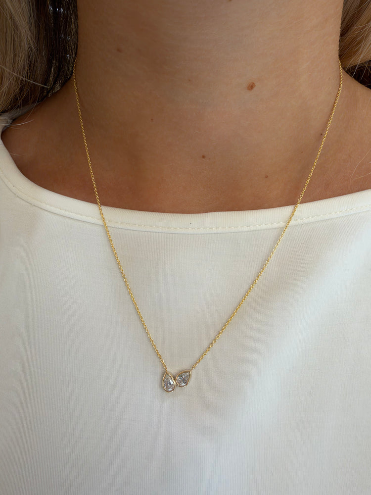 14ky .50ctw Toi et Moi Pear Lab Diamond Bezel Necklace