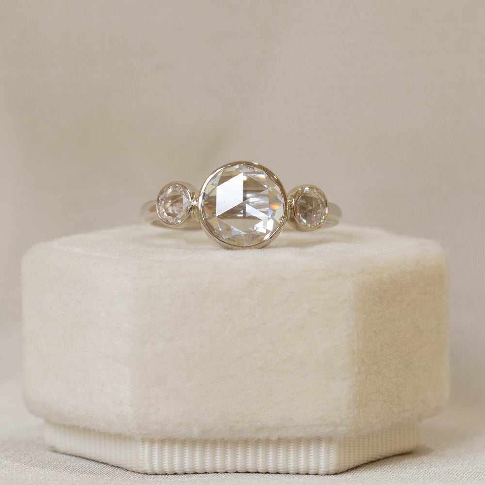 14kw 1.72ct Round Rose-cut Bezel 3-Stone Diamond Ring