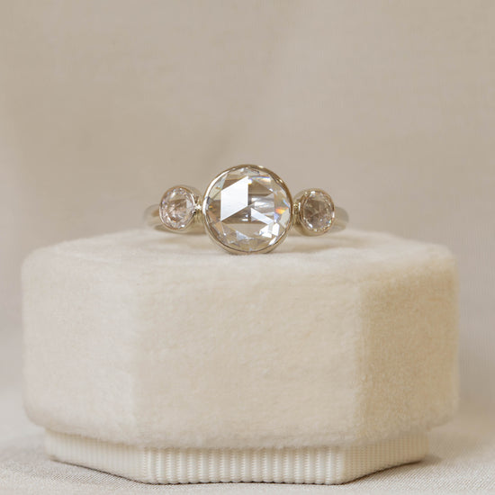 14kw 1.72ct Round Rose-cut Bezel 3-Stone Diamond Ring