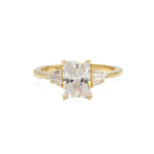 14ky Emerald & Multi Tapered Baguette Diamond Ring