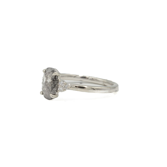 14kw .87ct Oval Salt & Pepper 