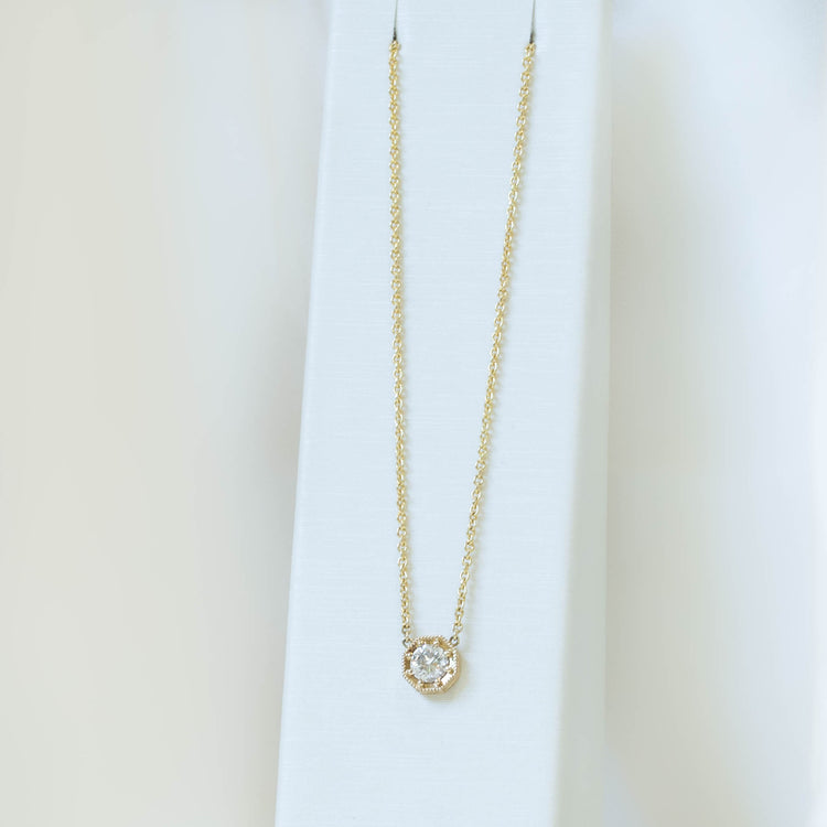 14ky Hex-Shaped Bezel Diamond Pendant