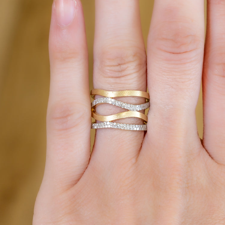 14ky .29ctw Diamond Wave Ring