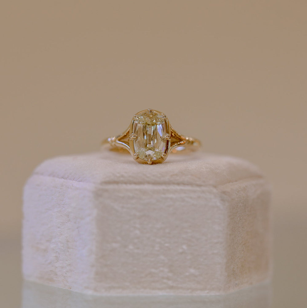 14ky 1.01ct Vintage Moval Crown Diamond Solitaire Ring