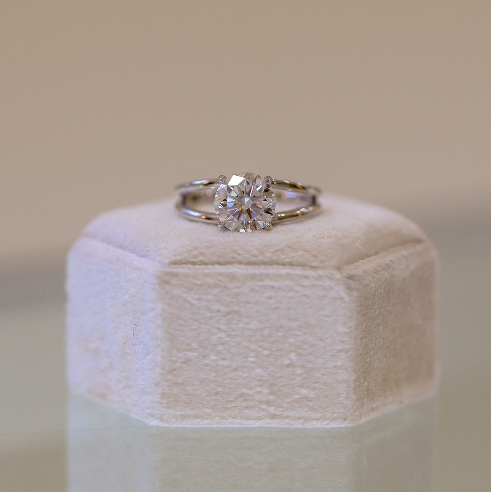 14kw Round Wide Open Taper Split Shank Diamond Ring