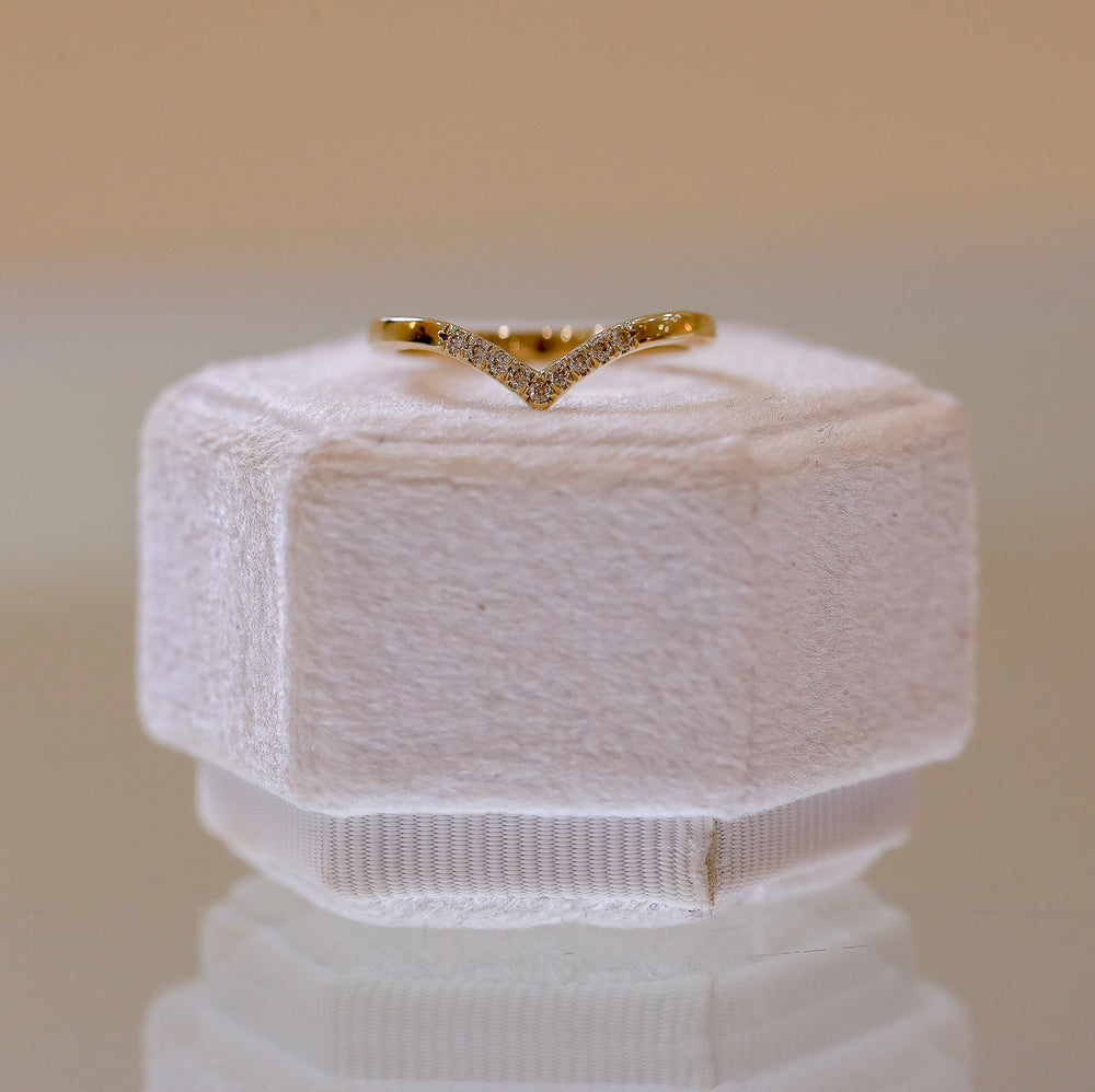 14ky .16ctw Pave Section Chevron Lab Grown Diamond Band
