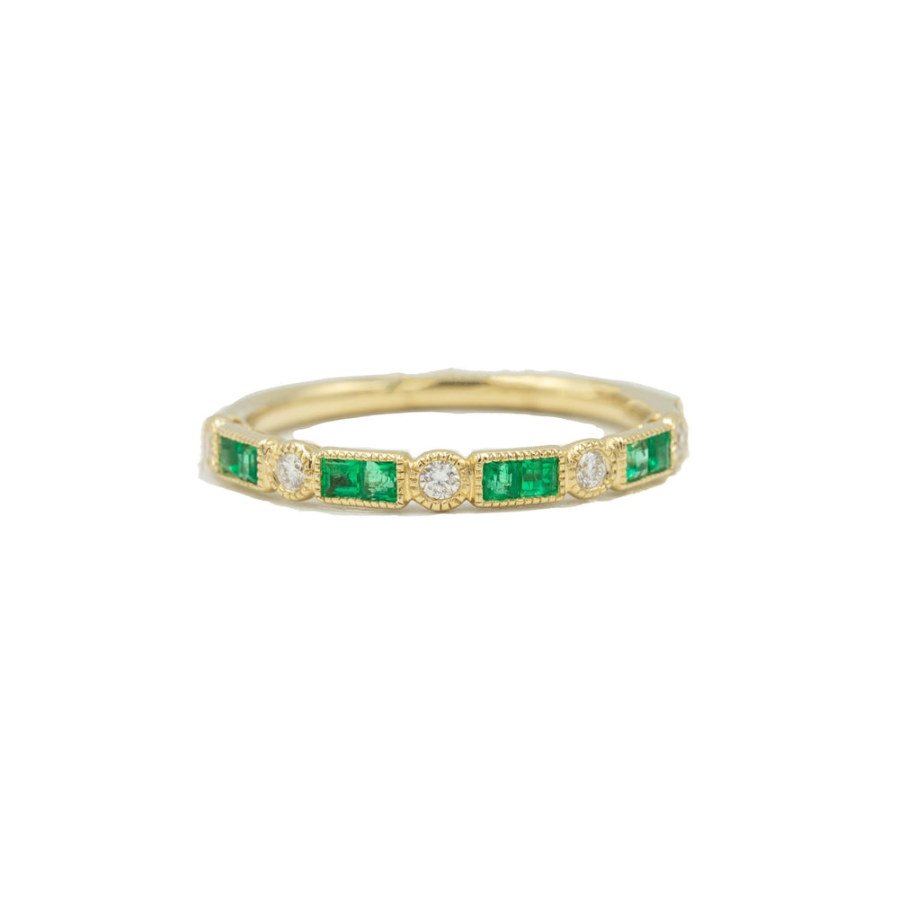 14ky Emerald & Diamond Bezel-Band