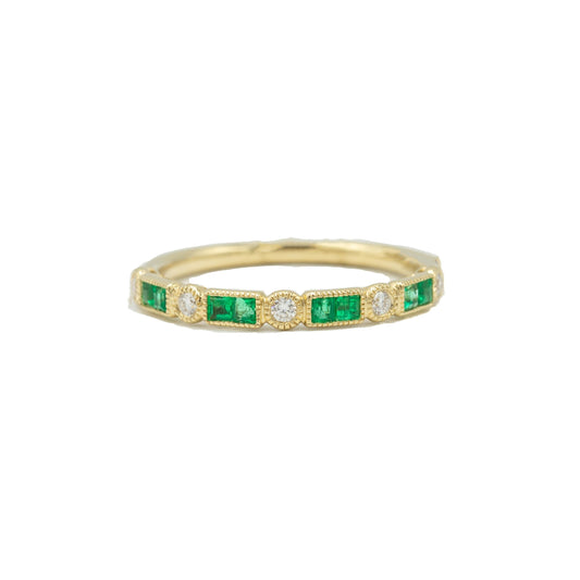 14ky Emerald & Diamond Bezel-Band