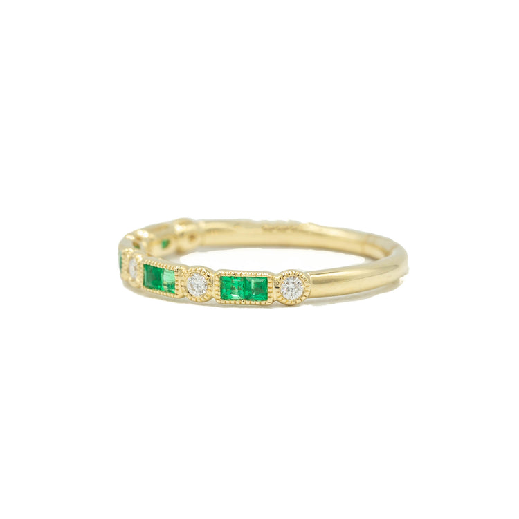 14ky Emerald & Diamond Bezel-Band