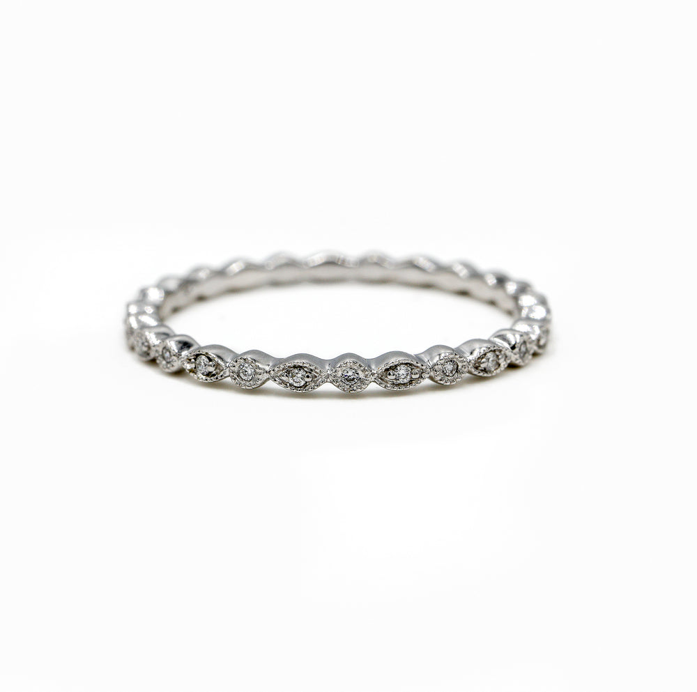 14kw .04ctw Marquise & Round Alternating Bezel Milgrain Band