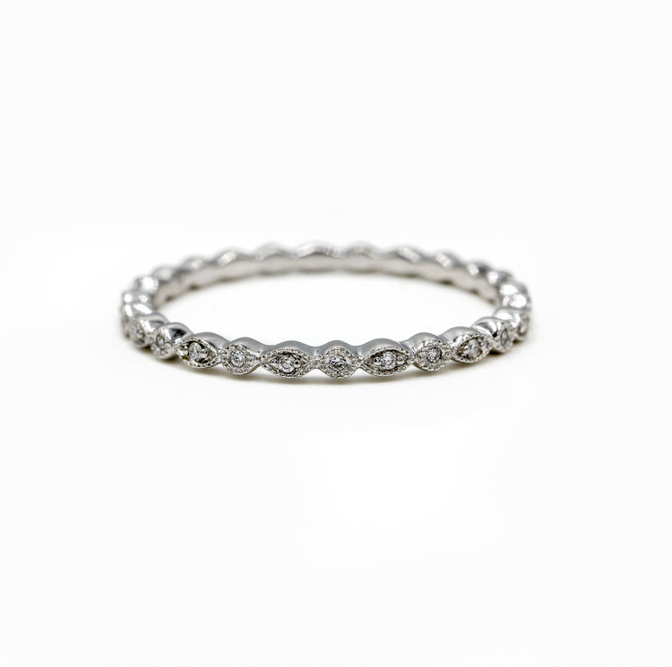 14kw .04ctw Marquise & Round Alternating Bezel Milgrain Band