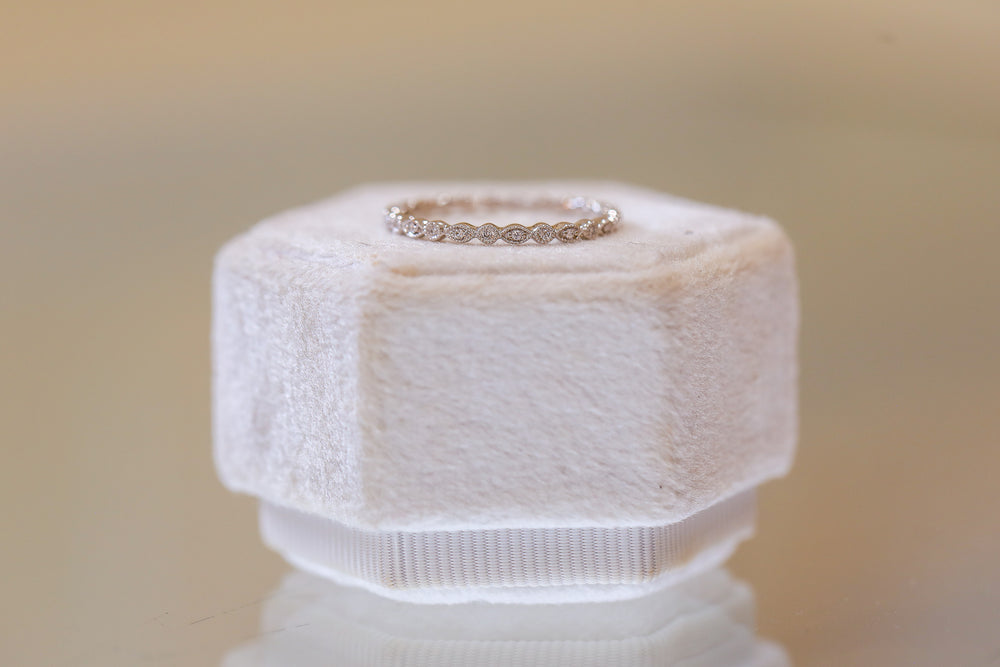 14kw .04ctw Marquise & Round Alternating Bezel Milgrain Band