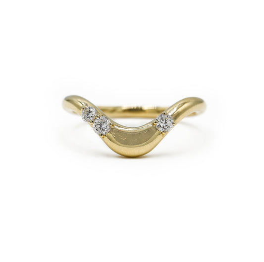 14ky .20ctw 3-Stone Wavy Diamond Band