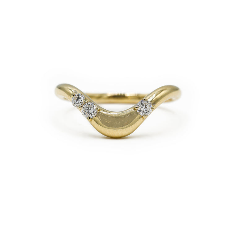 14ky .20ctw 3-Stone Wavy Diamond Band