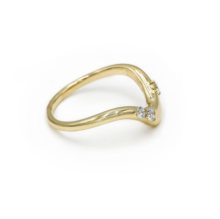 14ky .20ctw 3-Stone Wavy Diamond Band