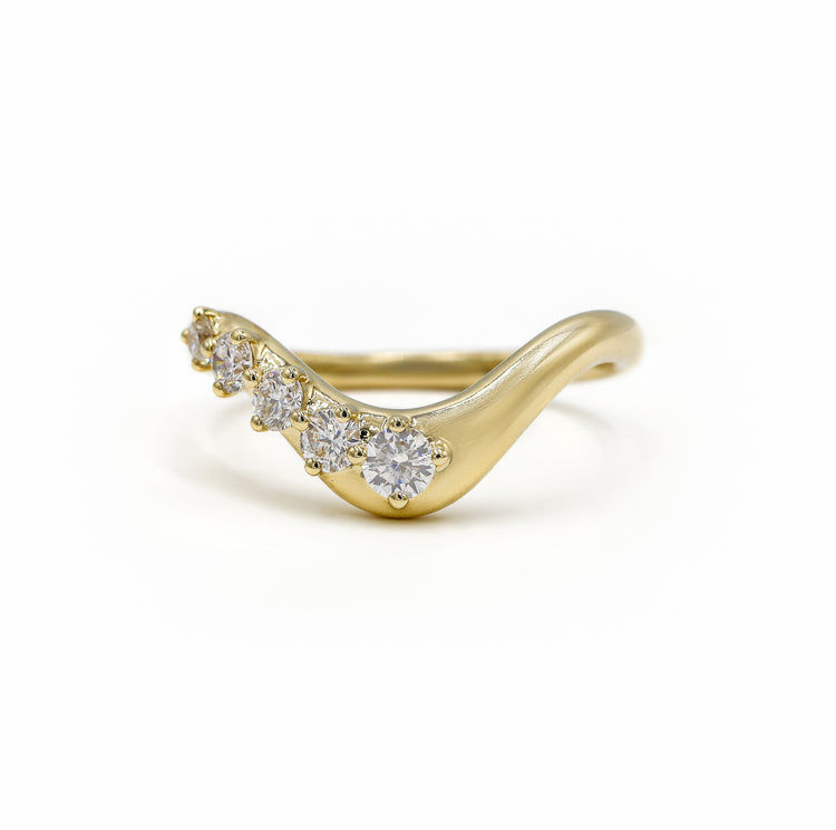 14ky .40ctw 5-Stone Wavy Diamond Band